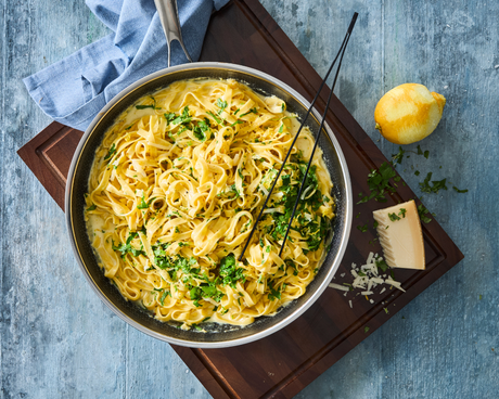 Fettuccine med parmesan og citronfløde | Nem cremet pasta