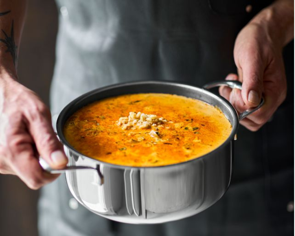 Opskrift på Cremet løgsuppe med perlebyg