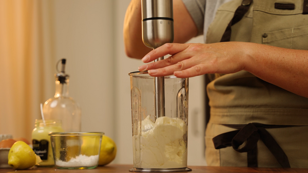 Sådan laver du en perfekt mayonnaise på under 1 minut 