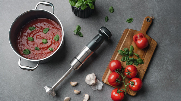 Nem opskrift på tomatsuppe med ONYX Cookware stavblender